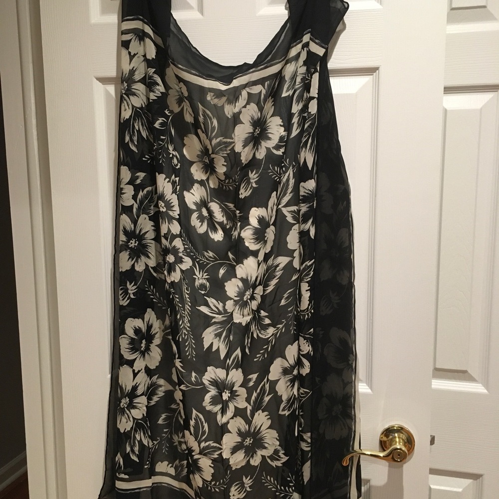 Dana Buchman black/white silk scarf